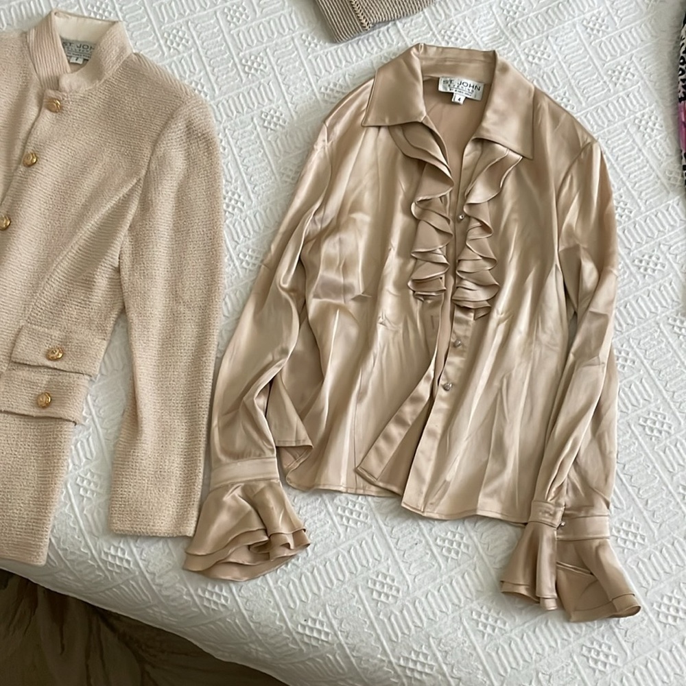 St. John silk Ruffled Long Sleeve button up Blouse champagne crystal buttons - Picture 3 of 17